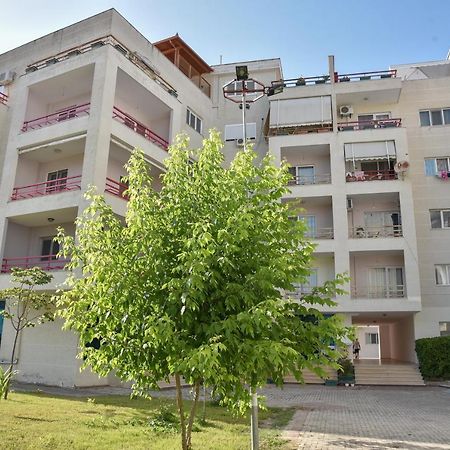 Flowers Apartments Golem  Bagian luar foto