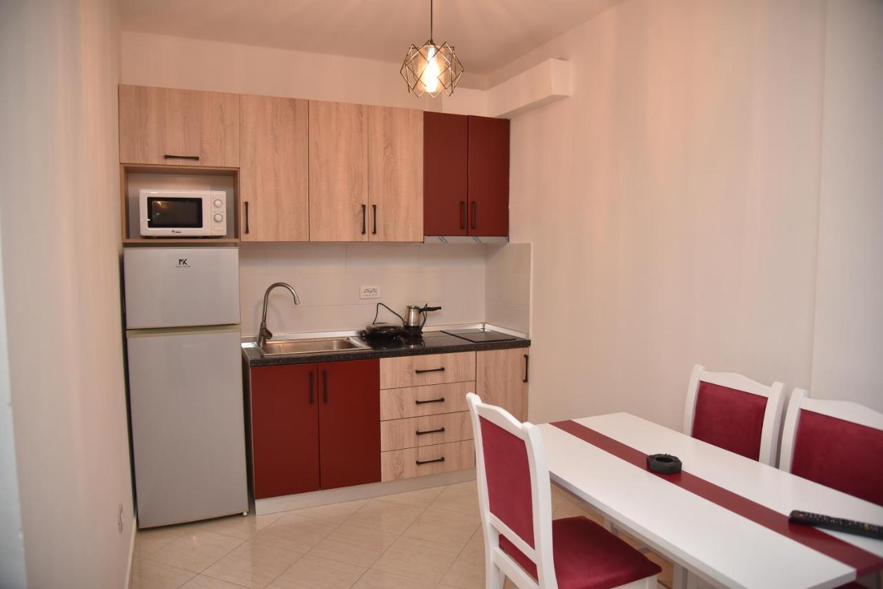 Flowers Apartments Golem  Bagian luar foto