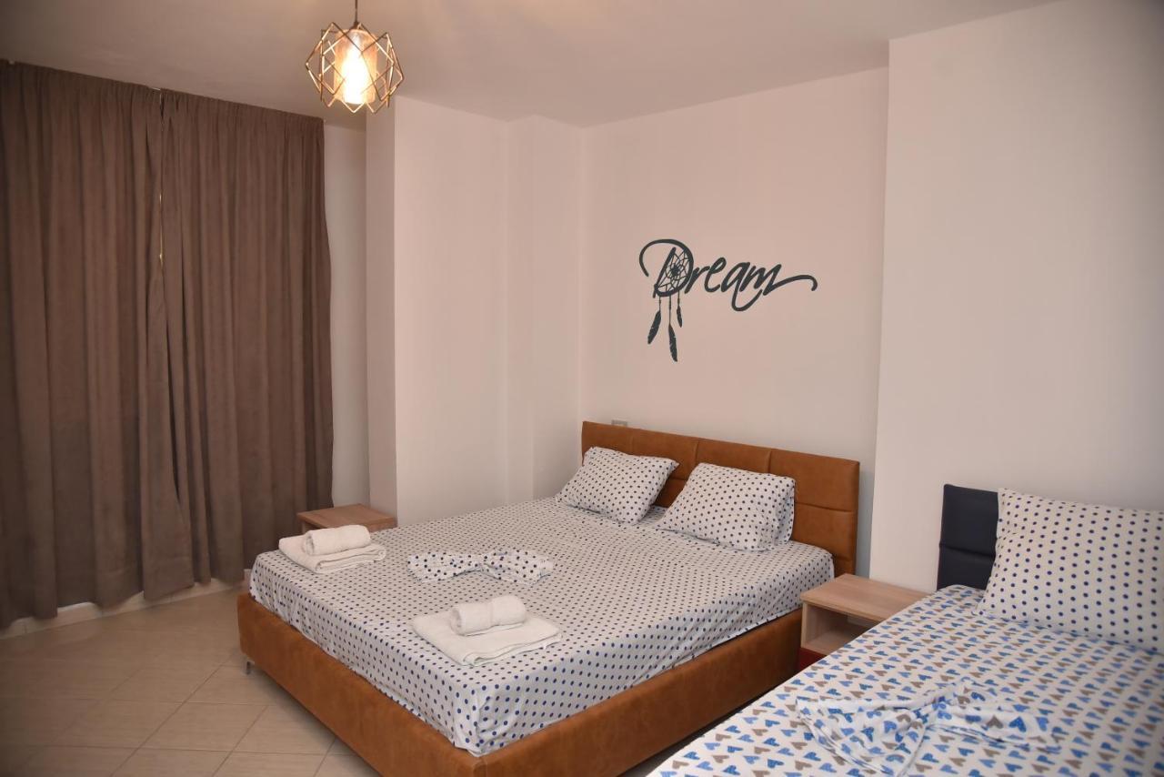 Flowers Apartments Golem  Bagian luar foto