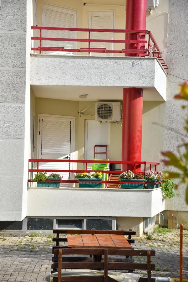 Flowers Apartments Golem  Bagian luar foto