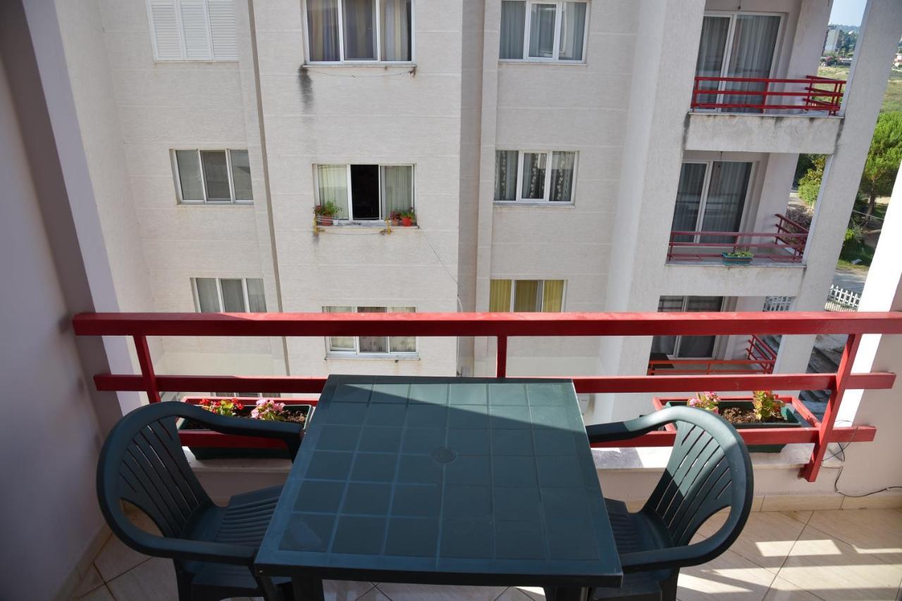 Flowers Apartments Golem  Bagian luar foto