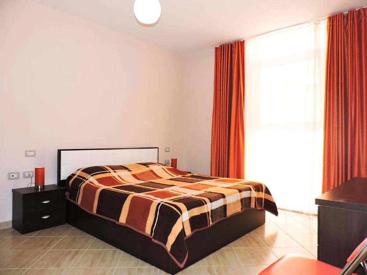 Flowers Apartments Golem  Bagian luar foto