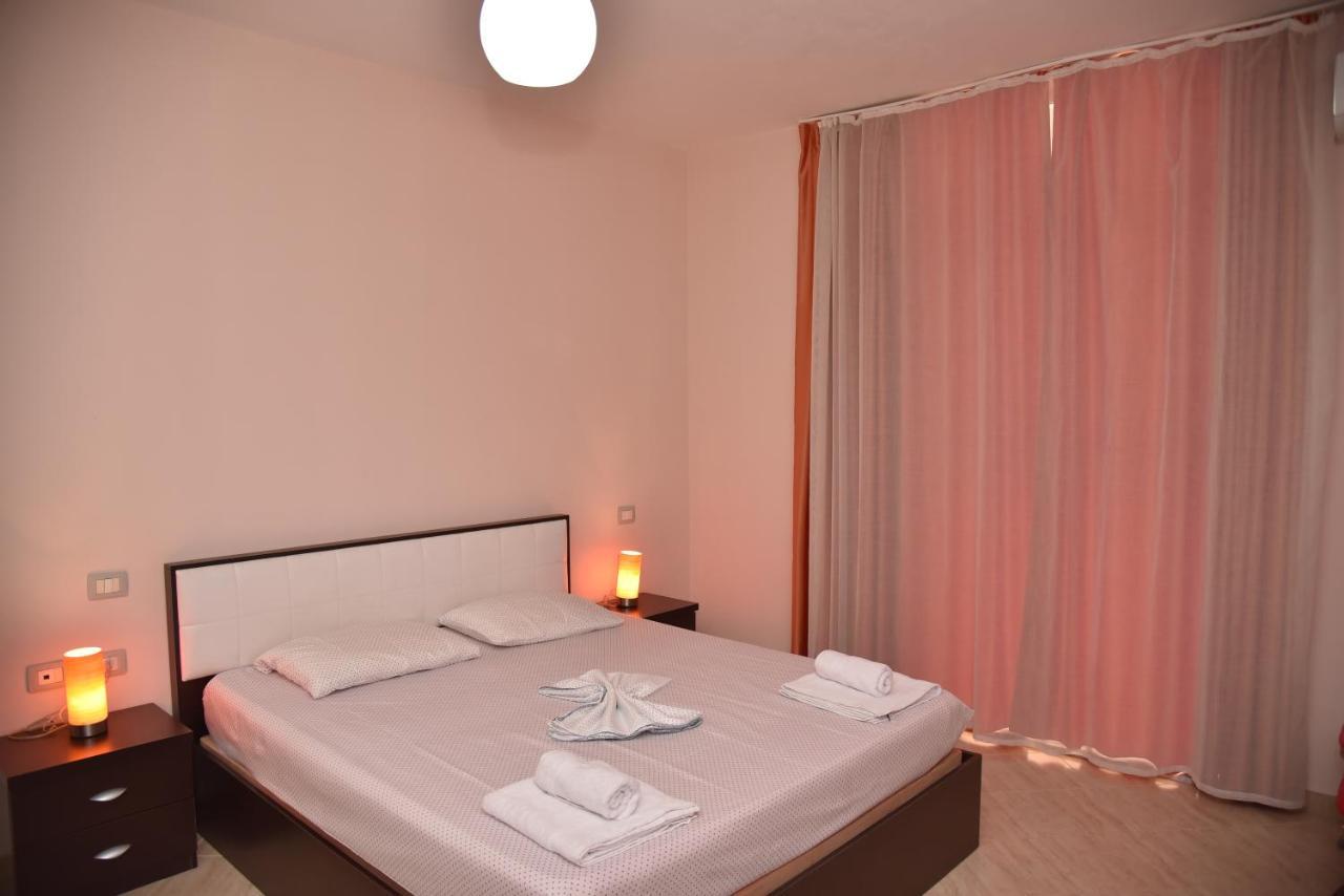 Flowers Apartments Golem  Bagian luar foto